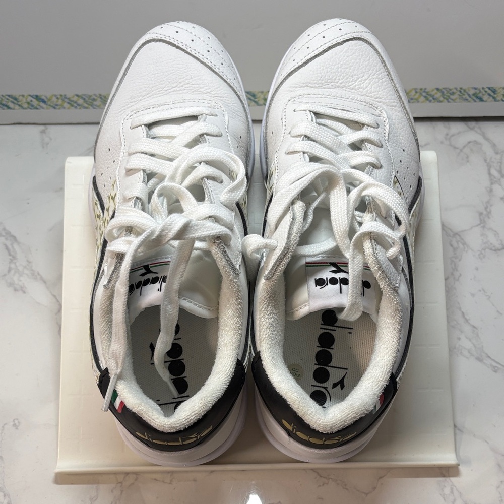 Diadora Maverick white Black and Gold Details, Size 7.5